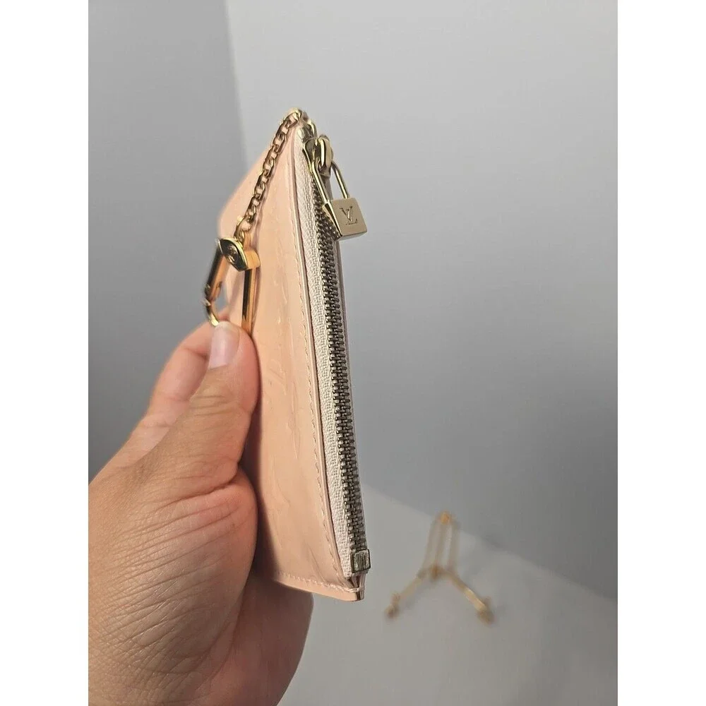 Louis Vuitton Pochette Clé Coin Case Purse Monogram Vernis Cream Beige